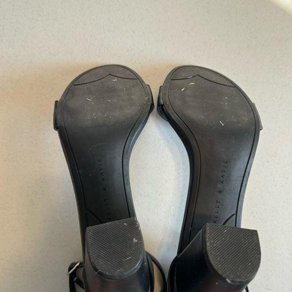 Classy Black Heels - Picture 5 of 5